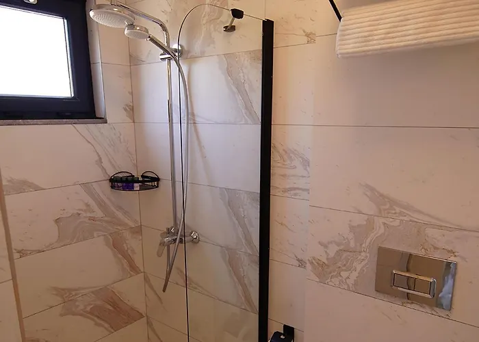 Achilles מלון בוזקאדה